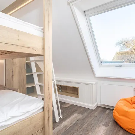 Tom's Hof Dascha Daire Dierhagen