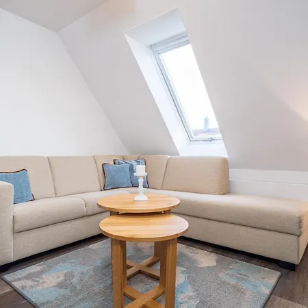 Tom's Hof Dascha Daire *